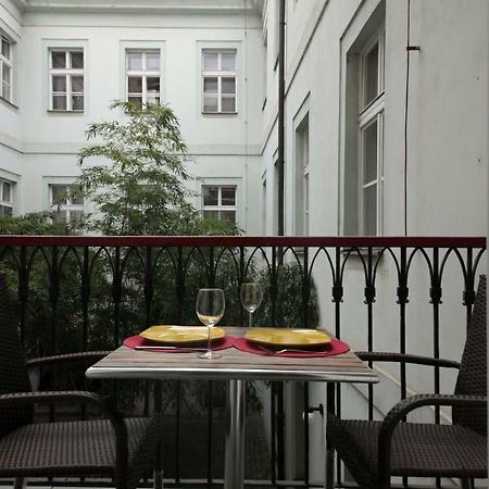 Quiet Apartment With Balcony Charles Bridge 프라하 외부 사진