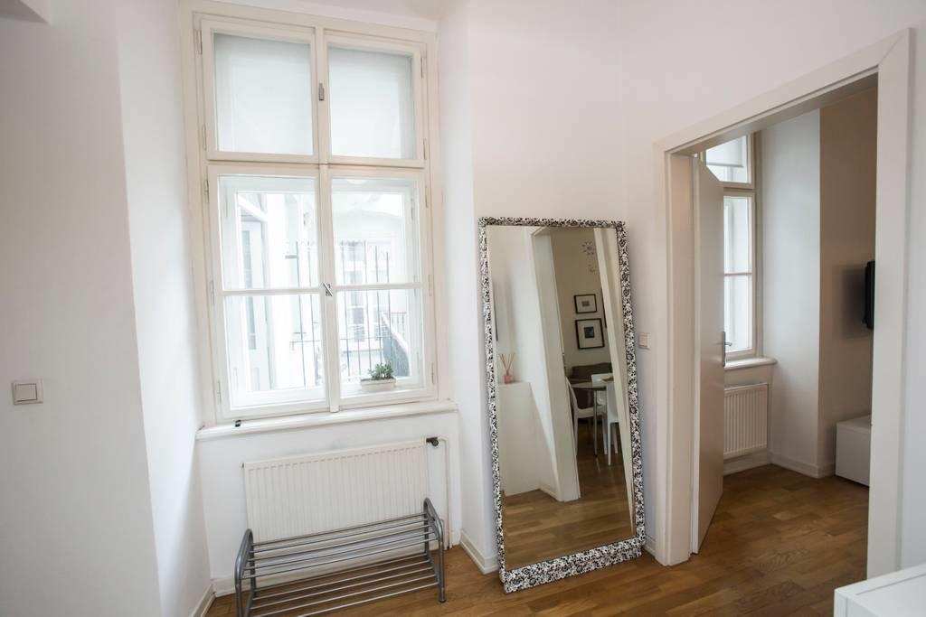Quiet Apartment With Balcony Charles Bridge 프라하 외부 사진