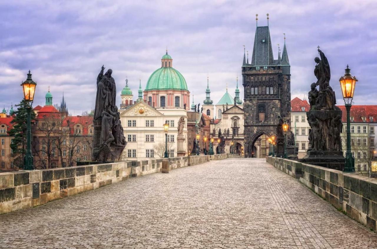 Quiet Apartment With Balcony Charles Bridge 프라하 외부 사진