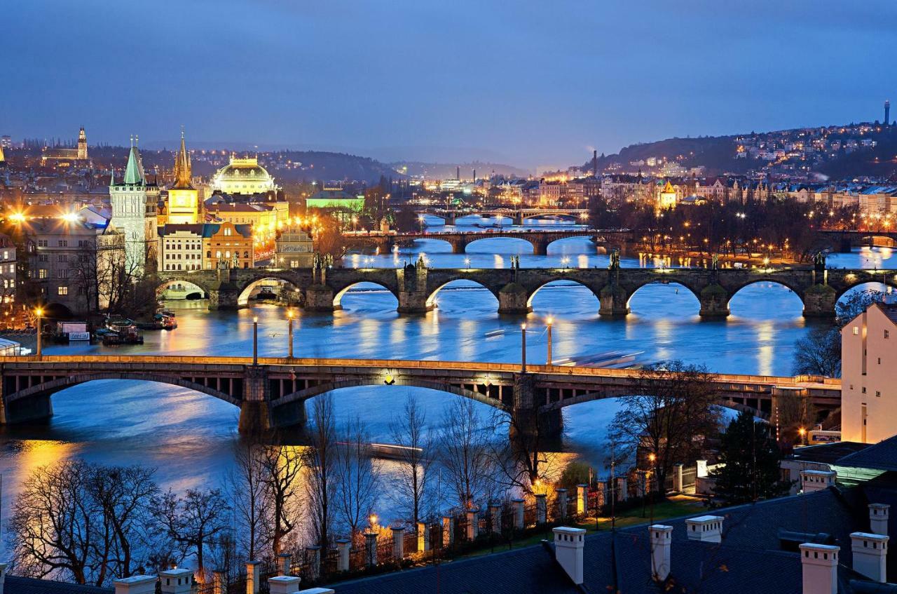 Quiet Apartment With Balcony Charles Bridge 프라하 외부 사진